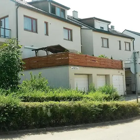 Apartment Otthonka Apartman
