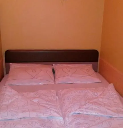Apartment Otthonka Apartman