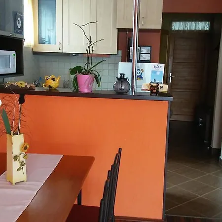 Otthonka Apartman * Eger