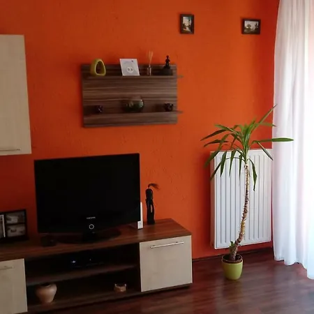 Apartment Otthonka Apartman